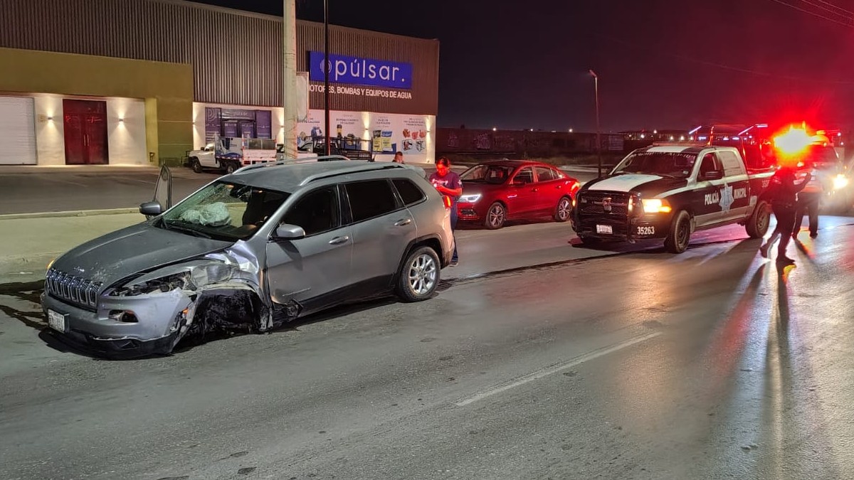 Un conductor en completo estado de ebriedad protagonizó un aparatoso accidente la madrugada de este viernes sobre la antiguacarretera a San Pedro. Un conductor en completo estado de ebriedad protagonizó un aparatoso accidente la madrugada de este viernes sobre la antiguacarretera a San Pedro.