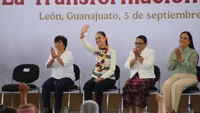 El evento se realizó en la Explanada de la Feria de León, un espacio que congregó a ciudadanos, simpatizantes y autoridades locales.