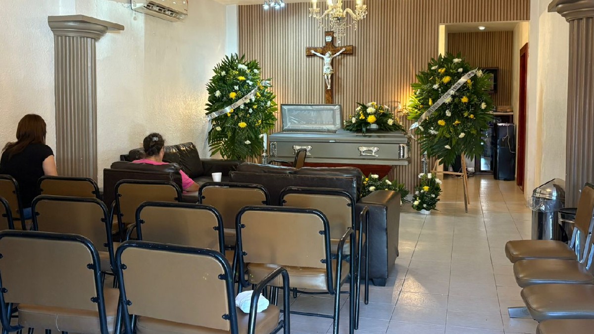 Despiden a Sebastián, menor de 14 años que recibió disparo y murió tras pedir trabajo en panadería de Gómez Palacio. Despiden a Sebastián, menor de 14 años que recibió disparo y murió tras pedir trabajo en panadería de Gómez Palacio.