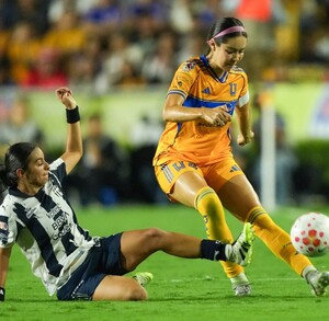En una de lluvia de goles así como en el terreno de juego, el equipo de Tigres Femenil se impuso a Rayadas en el Clásico Regio Femenil. En una de lluvia de goles así como en el terreno de juego, el equipo de Tigres Femenil se impuso a Rayadas en el Clásico Regio Femenil.