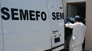 El agente del Ministerio Público ordenó el levantamiento del cuerpo y su traslado al anfiteatro del Servicio Médico Forense (SEMEFO)