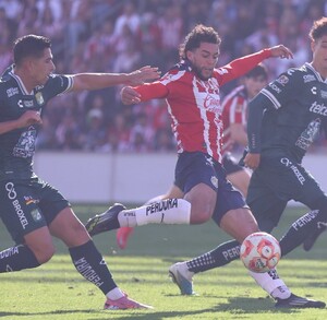 Las Chivas de Milito se impusieron a los Panzas verdes del León en un partido amistoso celebrado en Estados Unidos.