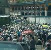 personas en un cortejo fúnebre