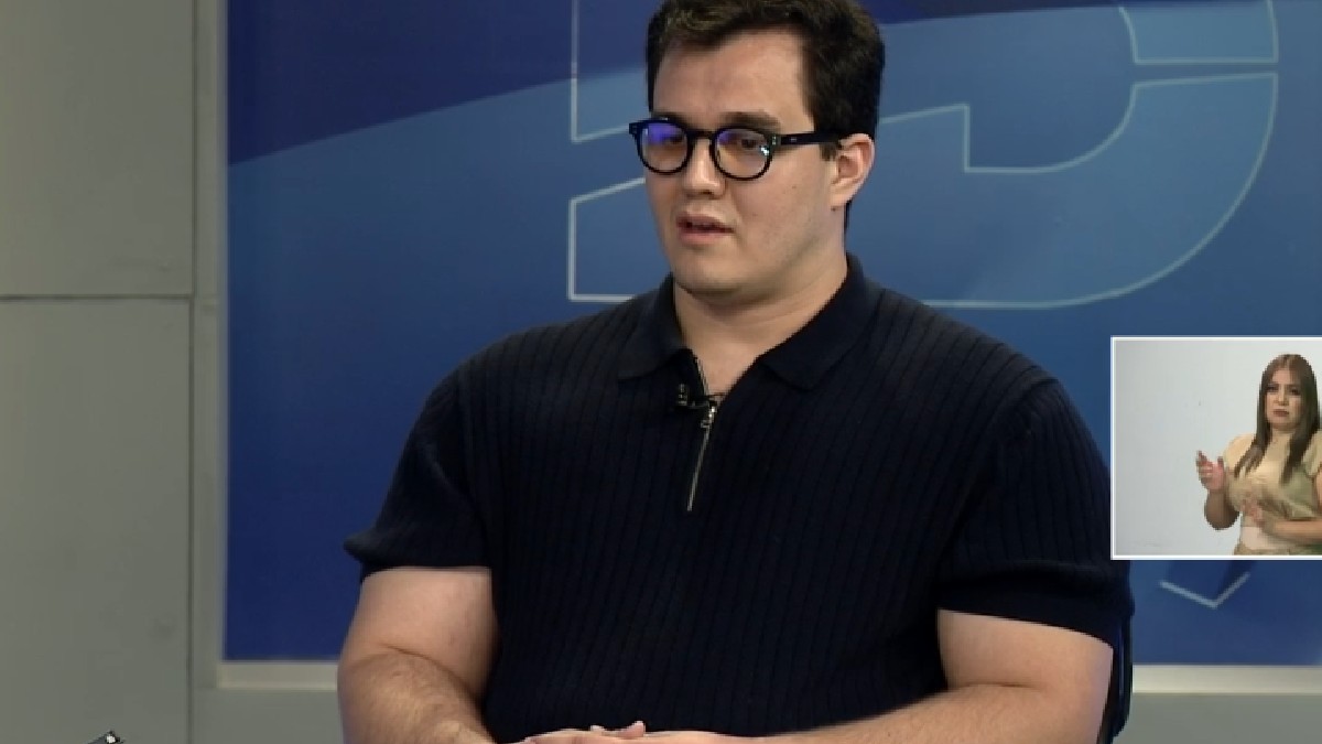 Enrique reveló que, contrario a lo afirmado por la denunciante, no ha recibido ninguna notificación legal sobre demanda alguna en su contra.