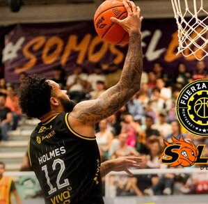 El jugador Avry Holmes es uno de los mejores anotadores de Fuerza Regia