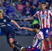 Sergio Canales en un partido ante Atlético San Luis.