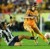 En una de lluvia de goles así como en el terreno de juego, el equipo de Tigres Femenil se impuso a Rayadas en el Clásico Regio Femenil.