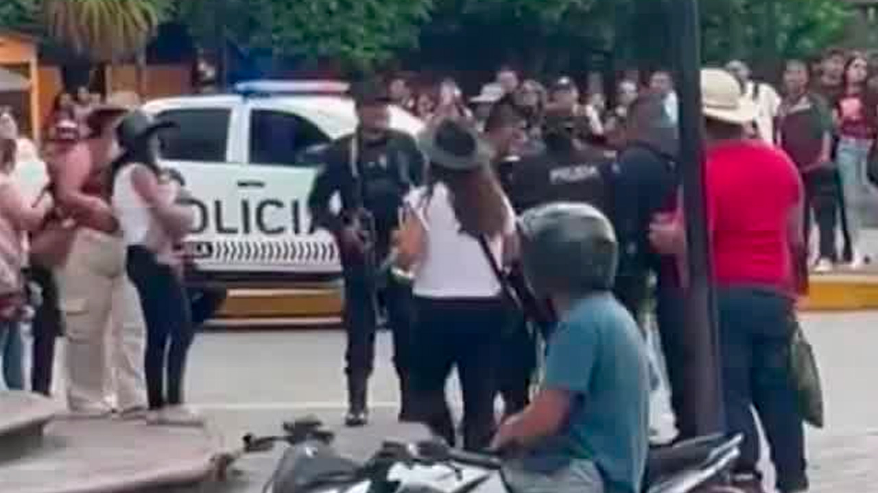 Un hombre que despojó de su arma a un policía y realizó disparos en el centro de Tequila, Jalisco, fue vinculado a proceso.