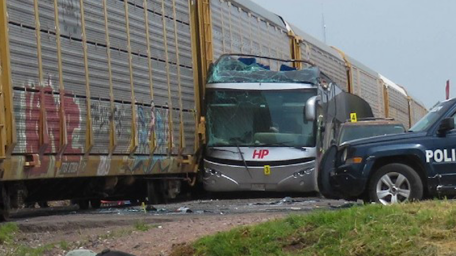 Hasta el momento se reportan 10 personas fallecidas y 55 heridos, de los cuales la mayoría se dirigían a trabajar.