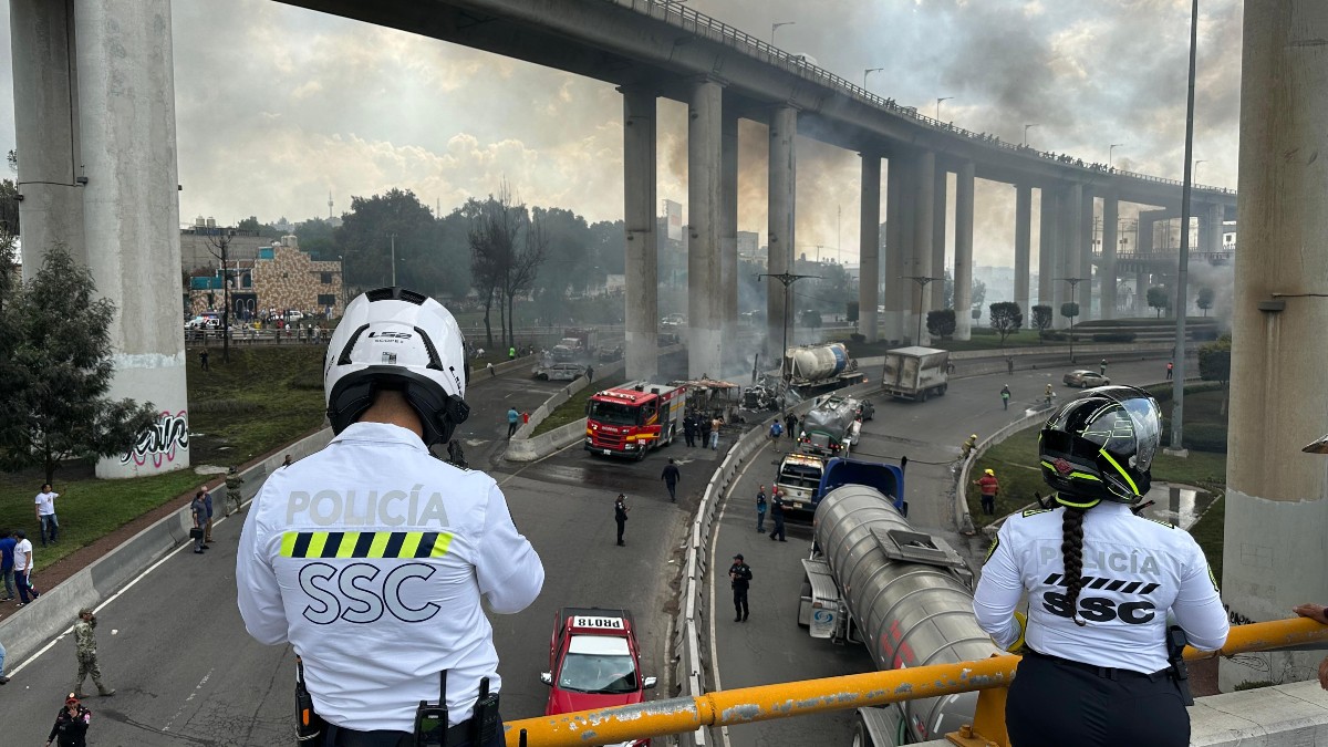 Las autoridades de la Ciudad de México han informado que bomberos y personal de Protección Civil trabajan en el lugar