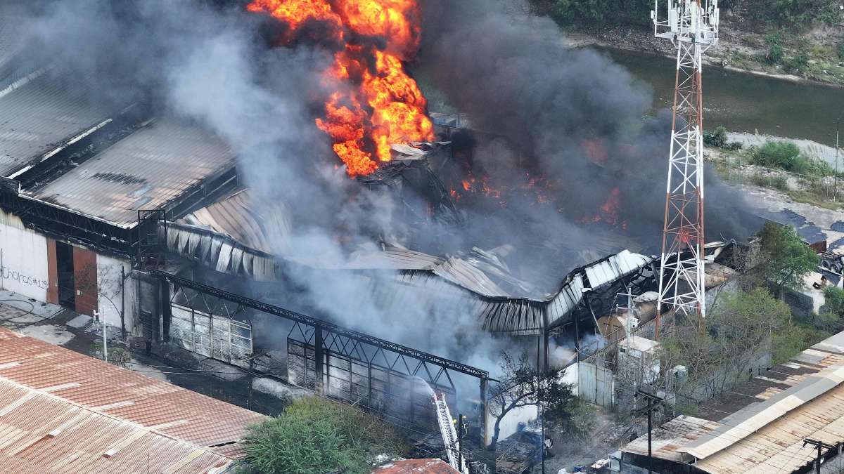 Incendio en Parque Industrial en Escobedo