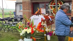 Liliana y Carlos Daniel, víctimas del accidente en Atlacomulco, fueron despedidos por sus seres queridos.