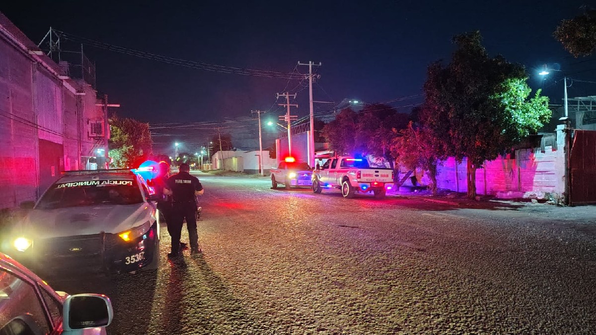 Un conato de incendio en una fábrica textil en la colonia Eduardo Guerra de esta ciudad, movilizó a los cuerpos de emergencia. Un conato de incendio en una fábrica textil en la colonia Eduardo Guerra de esta ciudad, movilizó a los cuerpos de emergencia.