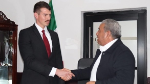 José Luis Corrales se graduó en 2017 como licenciado en Infantería de Marina, para luego alcanzar el grado de Teniente de Navío por la Marina armada.