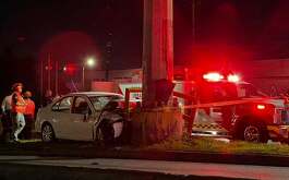 Un hombre murió luego de un aparatoso accidente automovilístico sobre la avenida Carlos Salinas de Gortari, en el municipio de Apodaca, Nuevo León.