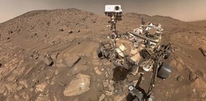 Vehículo de la NASA descubre en Marte rocas con posibles señales de vida antigua; los análisis definitivos esperan su regreso a la Tierra.