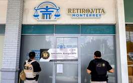 Agentes ministeriales catearon un local comercial denominado “Retiro Vita Monterrey” en Escobedo, en medio de una investigación por fraude.