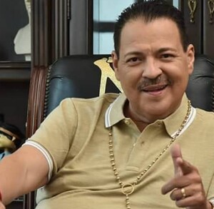 Hospitalizan al cantante Julio Preciado