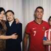 Una instrucción clara en inglés puede ayudarte a generar con IA una imagen donde apareces con una celebridad, simulando una fotografía real. Una instrucción clara en inglés puede ayudarte a generar con IA una imagen donde apareces con una celebridad, simulando una fotografía real.