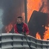 Kevin forma parte del centenar de víctimas que dejó la explosión en el puente La Concordia, siendo un audio la única manera en que pudo notificar la tragedia. Kevin forma parte del centenar de víctimas que dejó la explosión en el puente La Concordia, siendo un audio la única manera en que pudo notificar la tragedia.