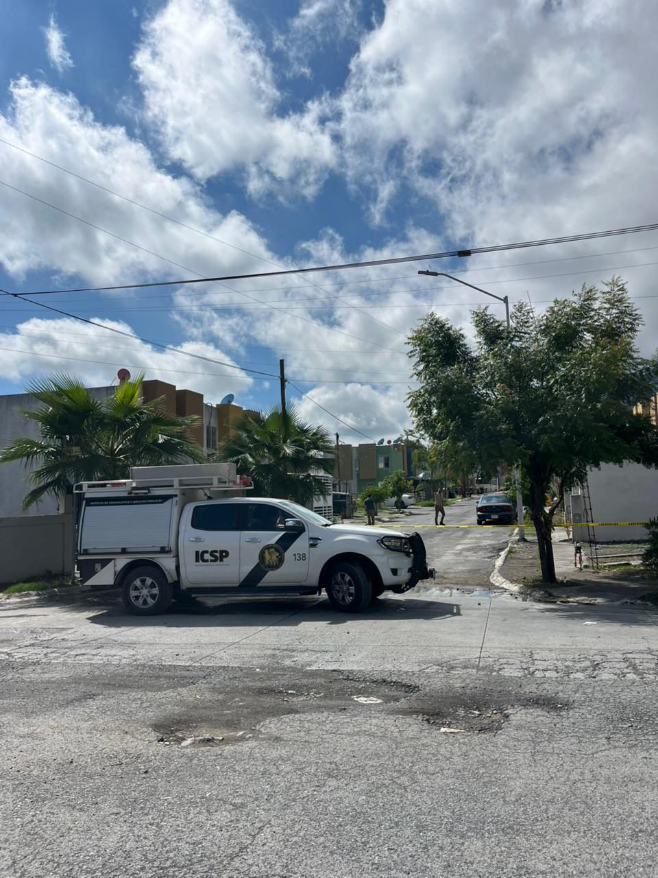 Un hombre fue asesinado a balazos cuando salía de su casa en la colonia Privadas de la Silla, en el municipio de Juárez, Nuevo León.