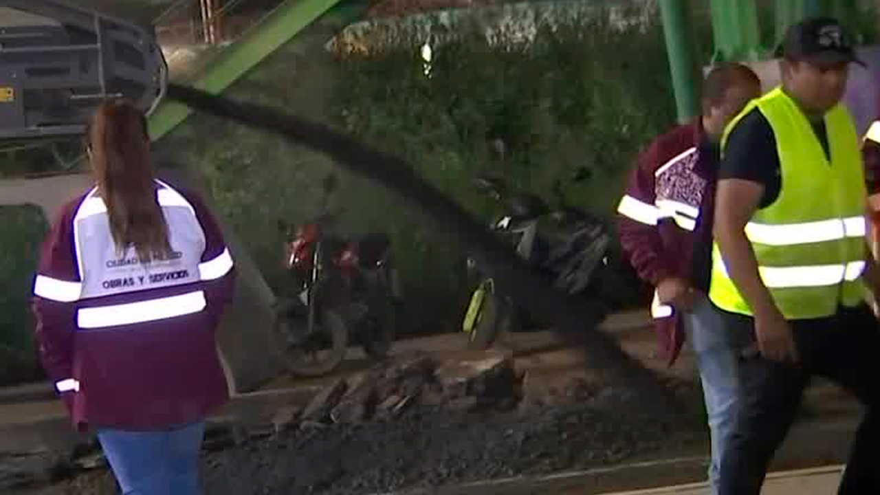 Tras la explosión de una pipa de gas en Iztapalapa, comenzaron los trabajos de repavimentación en la zona durante la madrugada del jueves 11 de septiembre.