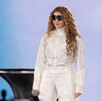 shakira en el escenario de un concierto