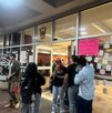 Estudiantes ocupan el vestíbulo de la Rectoría General de la UDG en protesta contra las elecciones del CGU.