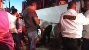 Una trágica colisión vehicular sacudió la tranquilidad de la colonia Monterreal cuando un hombre de 50 años fue arrollado por un camión de transporte público.