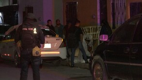 El cuerpo del hombre que falleció terminó sobre la banqueta en la colonia Satélite Sur.