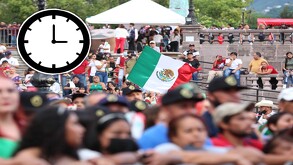 Las calles del centro se llenan de ambiente festivo