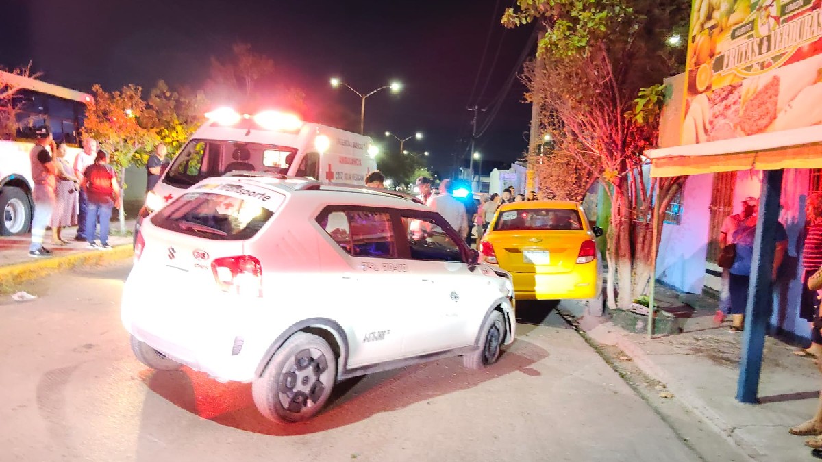 Una mujer taxista resultó gravemente herida la noche del pasado jueves en un impactante accidente automovilístico que la dejó con una mano prensada. Una mujer taxista resultó gravemente herida la noche del pasado jueves en un impactante accidente automovilístico que la dejó con una mano prensada.
