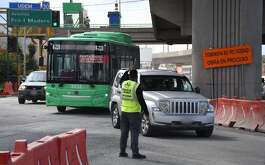 El contraflujo habilitado en la avenida Colón en Monterrey funcionará las 24 horas del día, así lo informó el Ayuntamiento.
