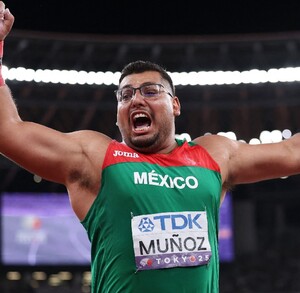 El atleta mexicano impuso nuevo récord nacional tras lograr el segundo lugar en lanzamiento de bala en el Mundial de Tokio 2025. El atleta mexicano impuso nuevo récord nacional tras lograr el segundo lugar en lanzamiento de bala en el Mundial de Tokio 2025.