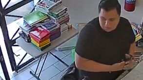 Todo quedó grabado: un hombre se hizo pasar por cliente y robó pertenencias en el gimnasio BunBun MX de Puebla.