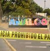 Este lunes 15 de septiembre, restos humanos y narcomensajes fueron abandonados en el Puente de Analco, en la ciudad de Puebla. Las autoridades ya investigan.