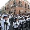 estudiantes en un desfile del 16 de septiembre