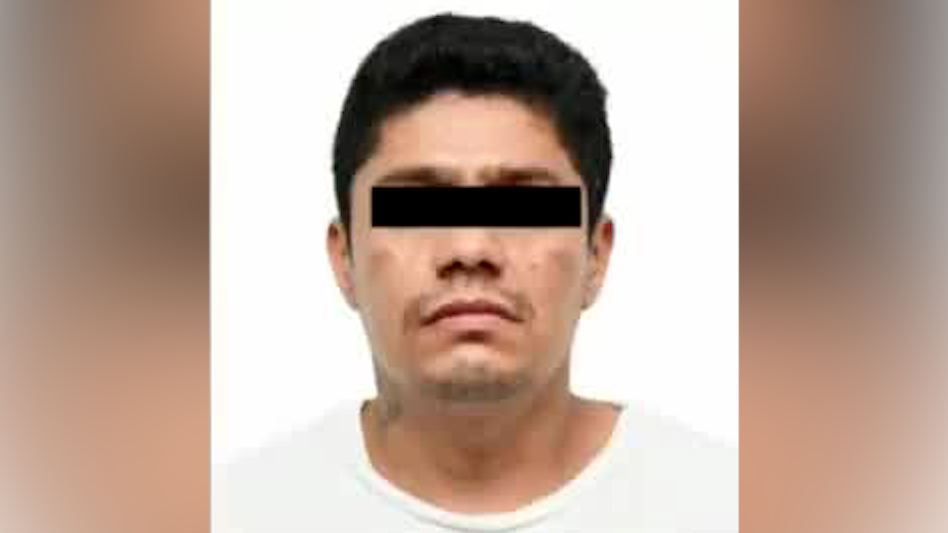 Gustavo Alfredo 'N', fue detenido luego de intentar ganarle paso a un tren en la carretera Atlacomulco-Maravatío, dejando 10 muertos y 55 heridos.