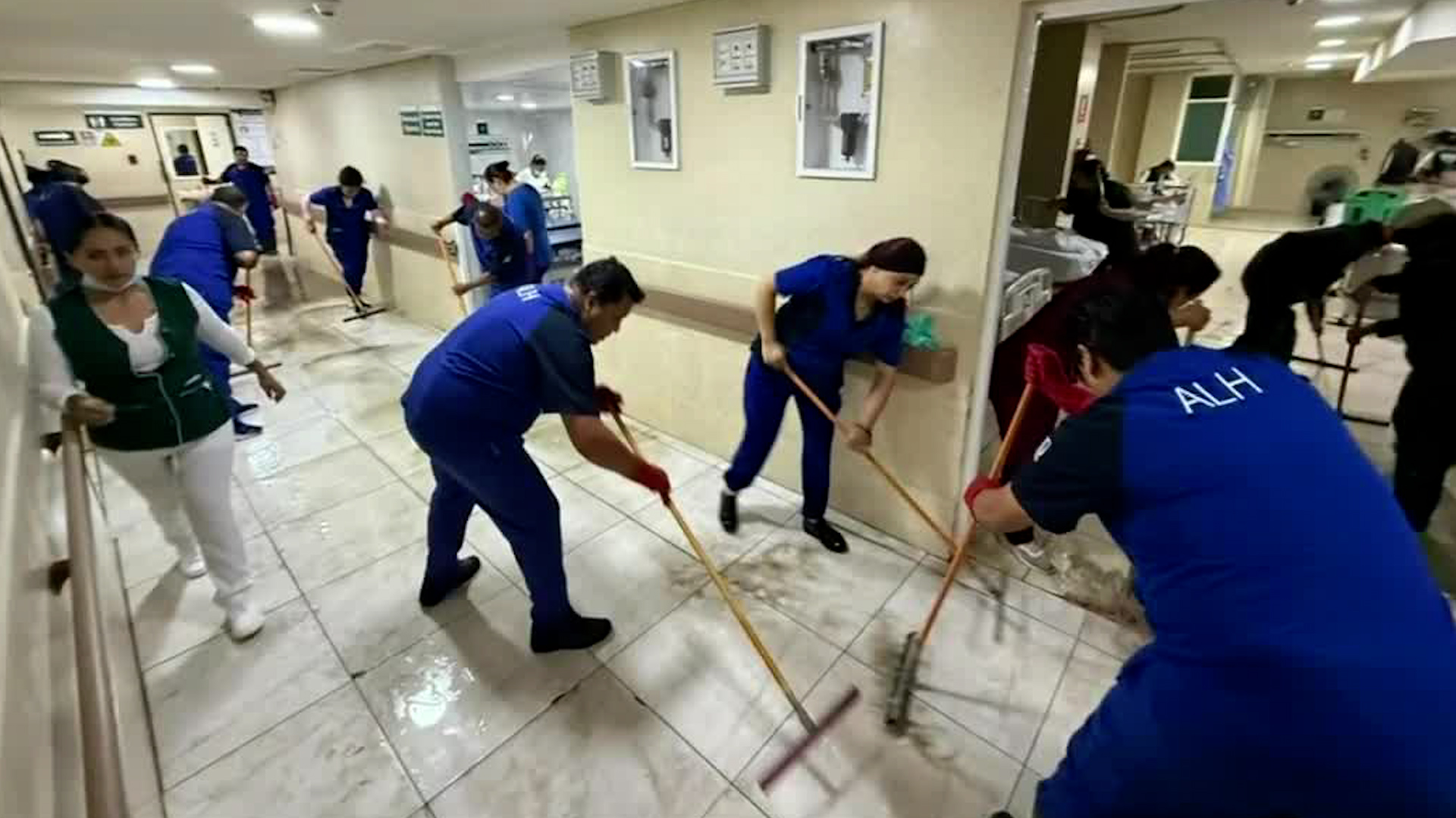 Se reportaron inundaciones en inmediaciones del hospital 35 del IMSS; pacientes fueron trasladados.