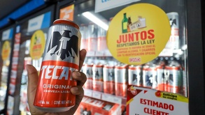 Conoce hasta qué hora podrás comprar alcohol en Puebla este 15 de septiembre y qué restricciones aplican en Oxxo, bares y otros establecimientos.