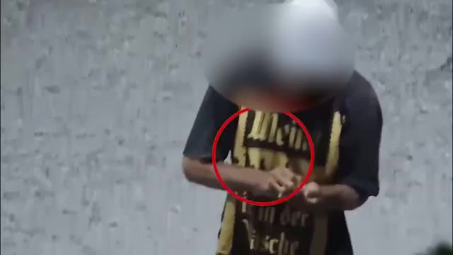 Los monitoristas del C2 detectaron a un hombre con una actitud sospechosa y le dieron seguimiento hasta observar que estaba inhalando una sustancia.