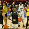 Fuerza Regia en el calentamiento previo al partido ante Astros de Jalisco