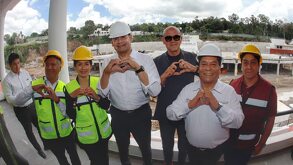 alejandro armenta con la bonita sánchez y chelis en la universidad del deporte