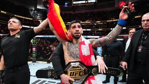 Ilia Topuria, campeón del mundo de peso ligero en UFC, quiere demostrar sus habilidades boxísticas frente a Terence Crawford.