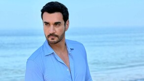 David Zepeda se molesta con reporteros tras incómodas preguntas