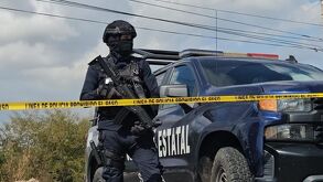 Dos hombres fueron baleados mientras circulaban en moto en la Av. Máximo Serdán, Xonacatepec. Los agresores huyeron. Las víctimas fueron hospitalizadas.