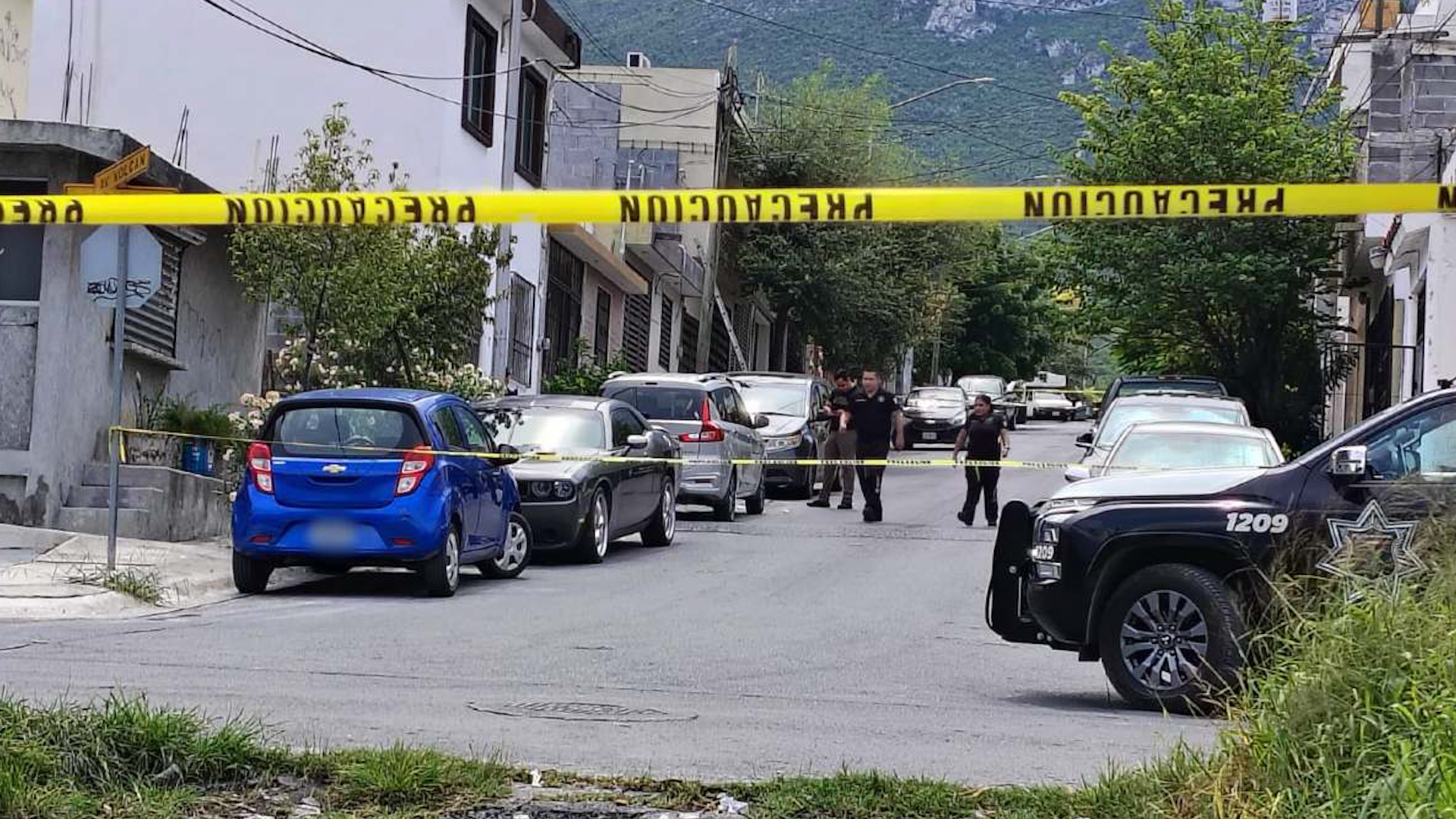 Los hechos ocurrieron en calles de la colonia Lomas Altas, a unos metros de la Escuela Secundaria Número 90, José Calderón Ayala, en Santa Catarina, Nuevo León.
