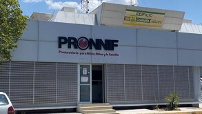 Los policías dialogaron con la mujer y, ante la situación, la detuvieron y la trasladaron a una celda municipal.