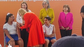 Vacunan a estudiantes de quinto de primaria contra el VPH