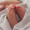 Al llegar a la clínica, el personal médico de urgencias intentó valorar al pequeño; sin embargo ya no contaba con signos vitales en Saltillo.